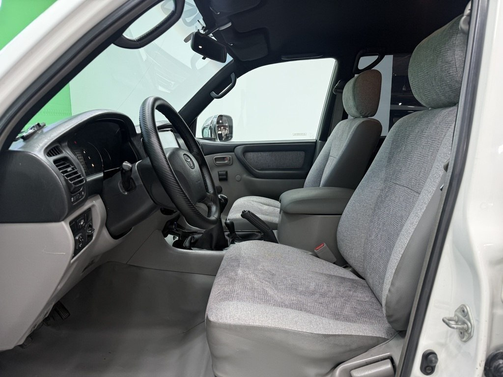 2004 Toyota Land Cruiser, 4.2L, 363300km - Image 7