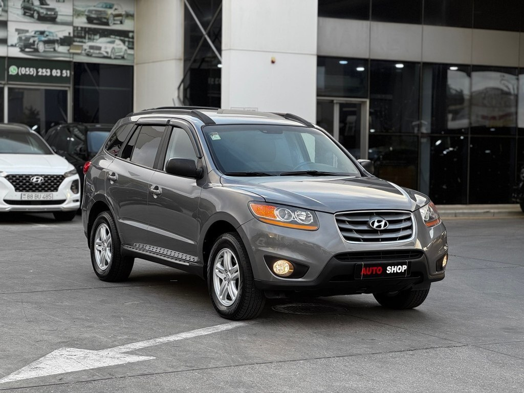 2010 Hyundai Santa Fe, 2.4L, 189000km - Image 1