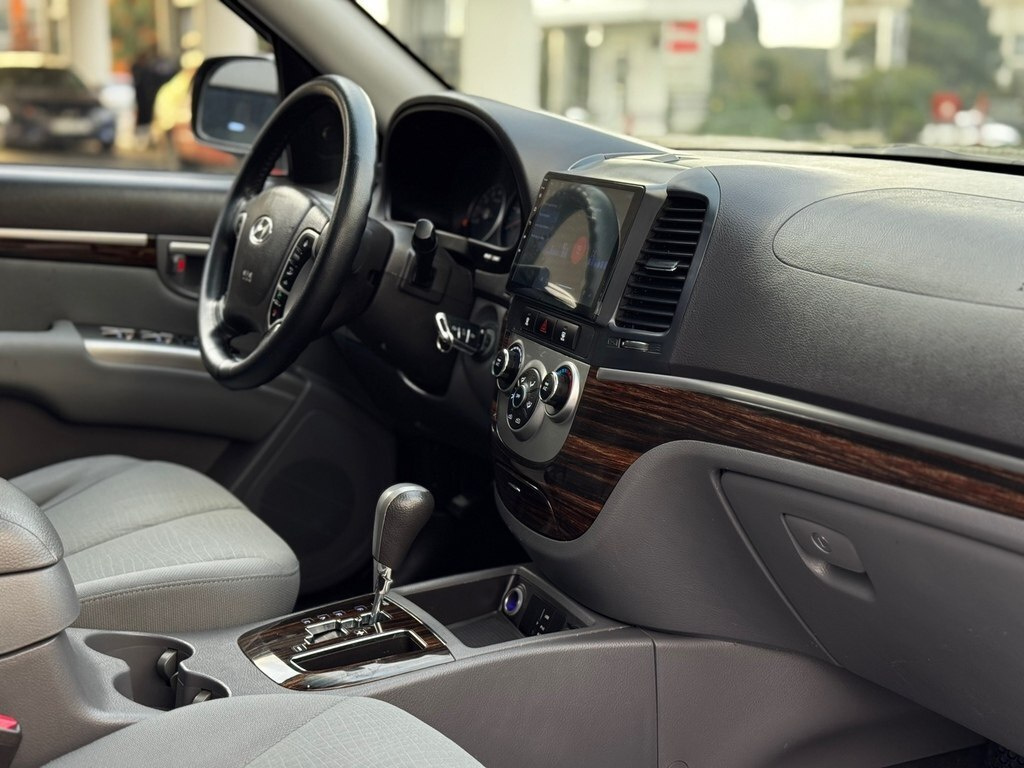 2010 Hyundai Santa Fe, 2.4L, 189000km - Image 19