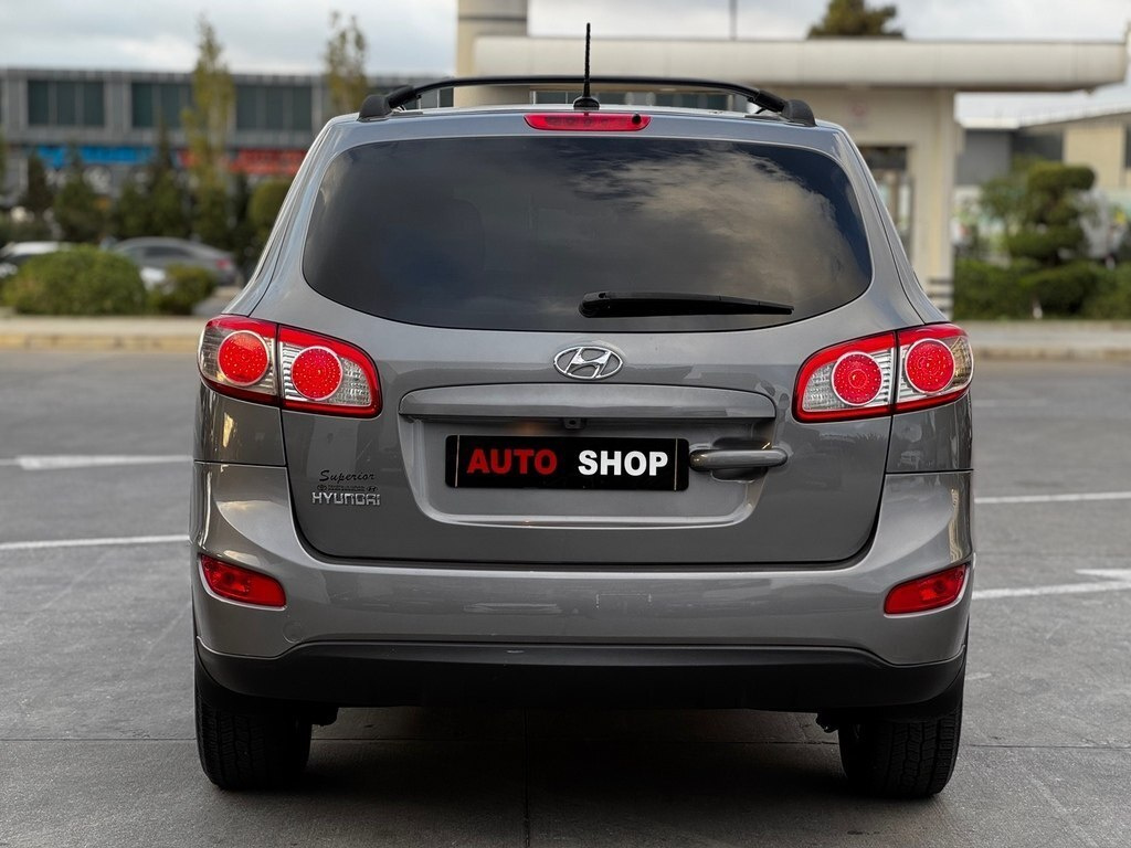 2010 Hyundai Santa Fe, 2.4L, 189000km - Image 5