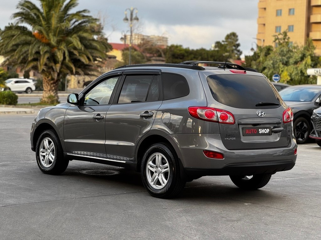 2010 Hyundai Santa Fe, 2.4L, 189000km - Image 7