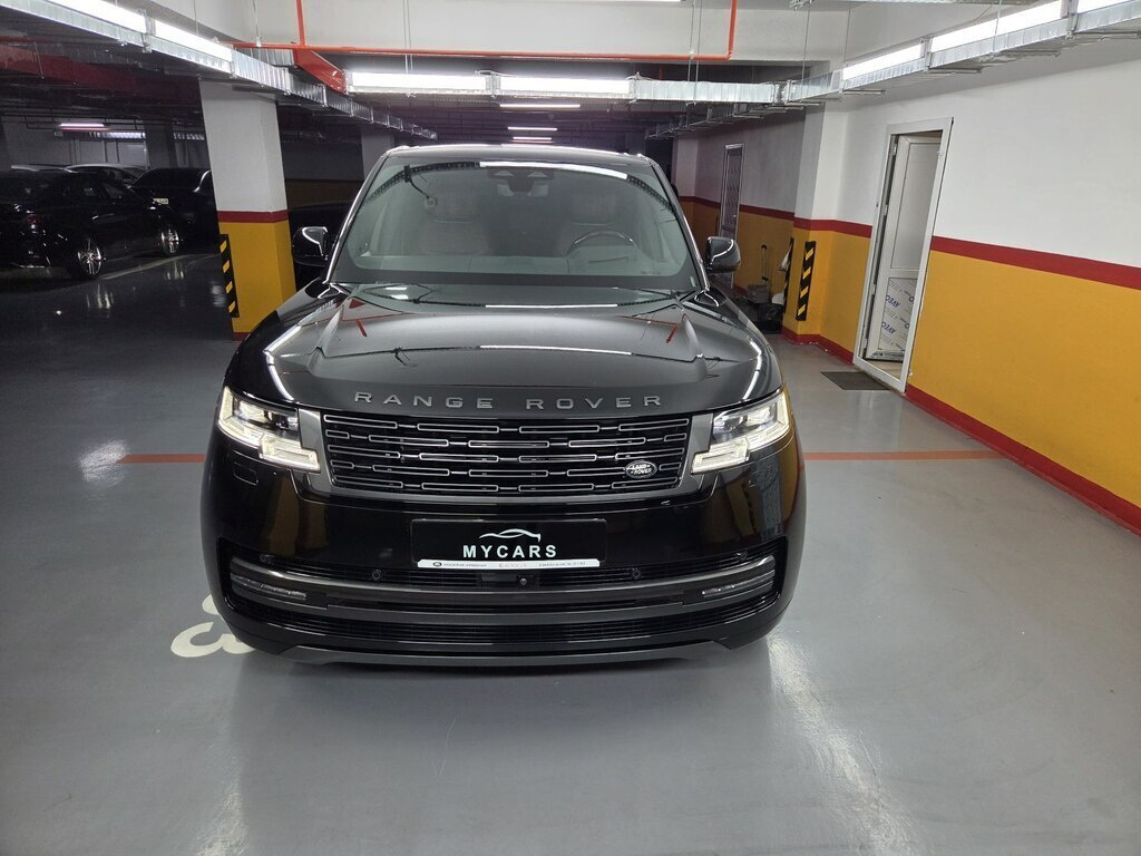 2025 Land Rover Range Rover, 4.4L, 13000km - Image 3