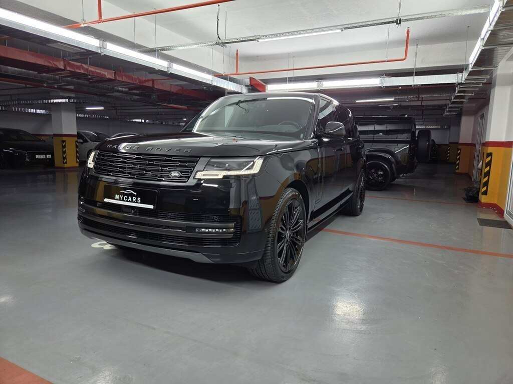 2025 Land Rover Range Rover, 4.4L, 13000km - Image 5