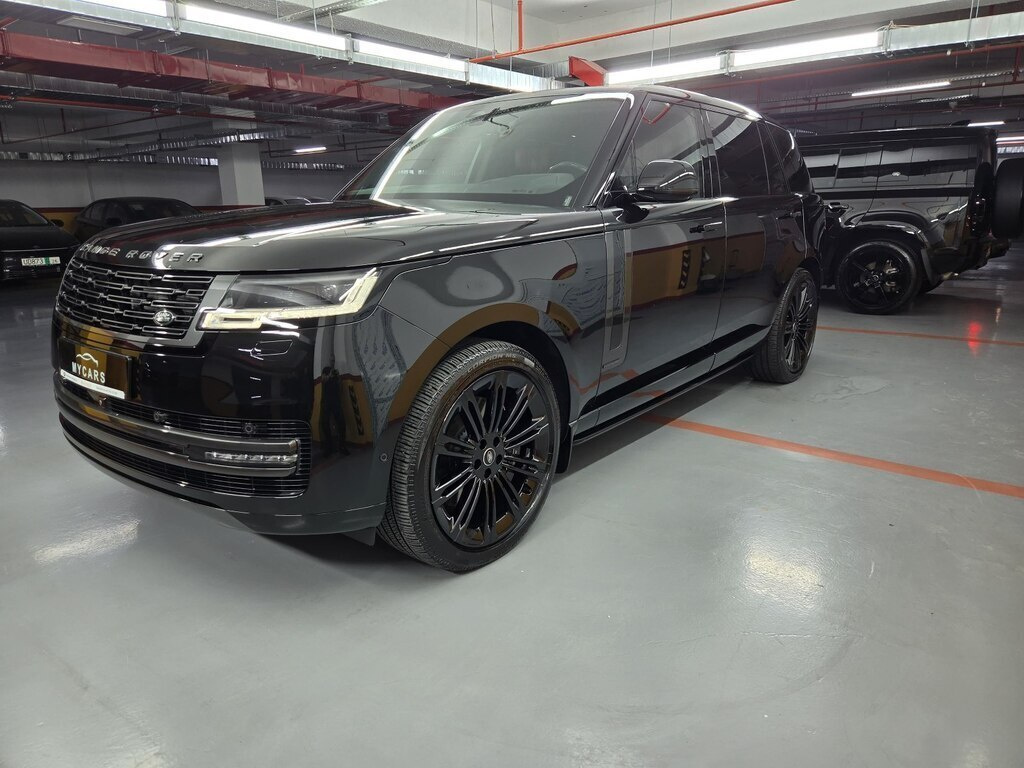 2025 Land Rover Range Rover, 4.4L, 13000km - Image 6