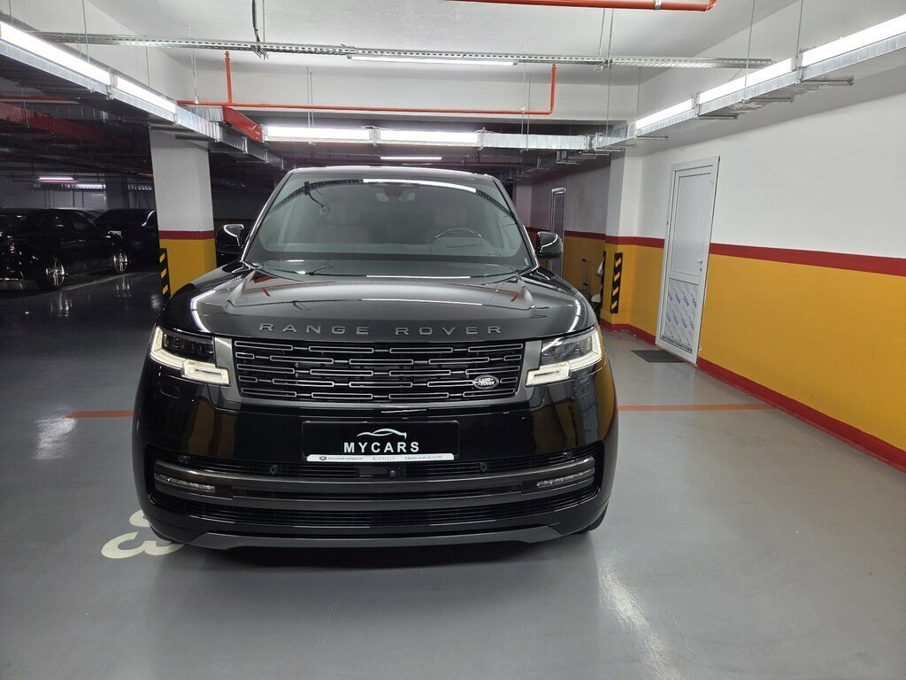 2025 Land Rover Range Rover, 4.4L, 13000km - Image 8