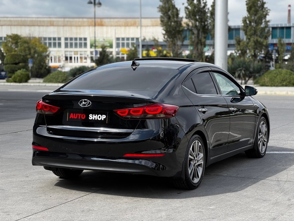 2016 Hyundai Elantra, 2.0L, 138000km - Image 3