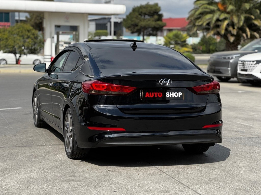 2016 Hyundai Elantra, 2.0L, 138000km - Image 6