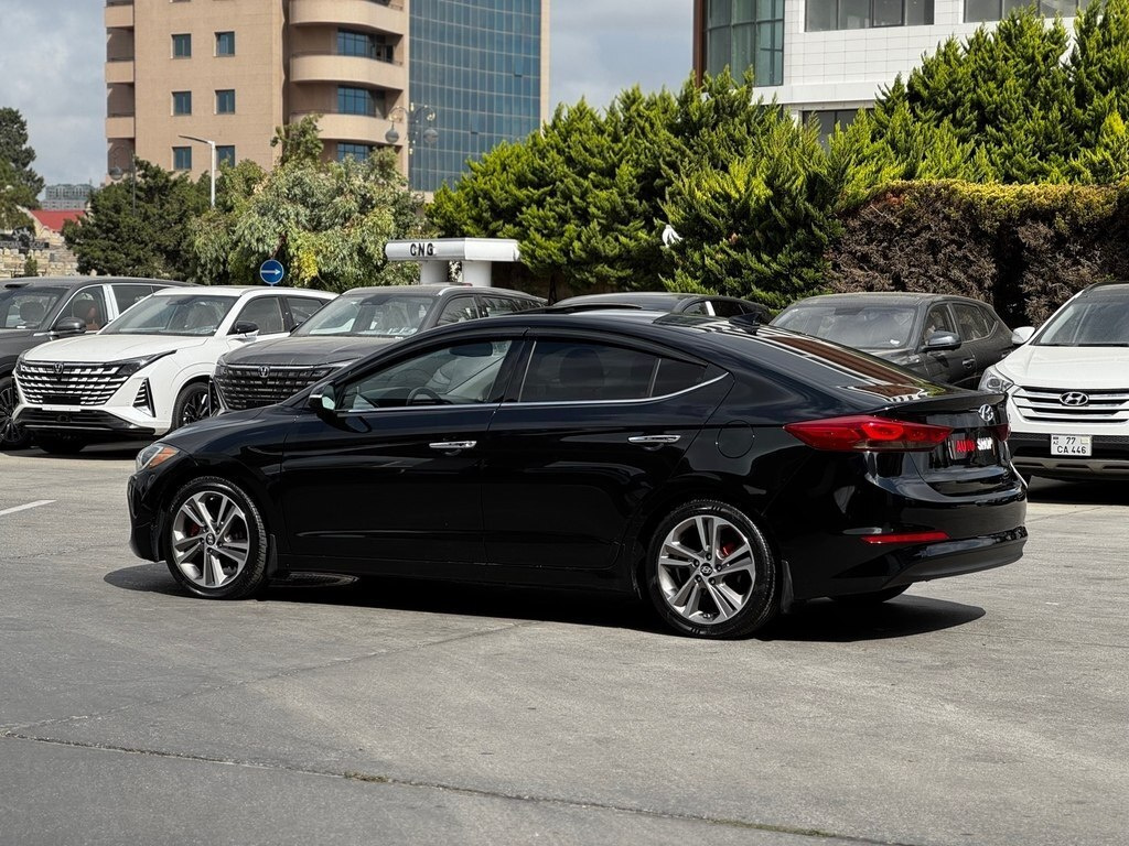 2016 Hyundai Elantra, 2.0L, 138000km - Image 9