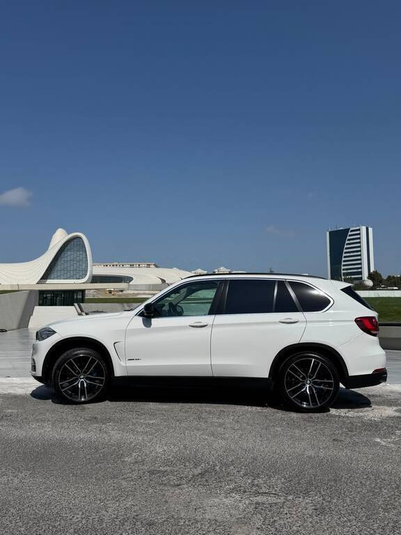 2015 BMW X5, 3.0L, 130000km - Image 4