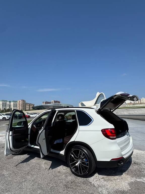 2015 BMW X5, 3.0L, 130000km - Image 5