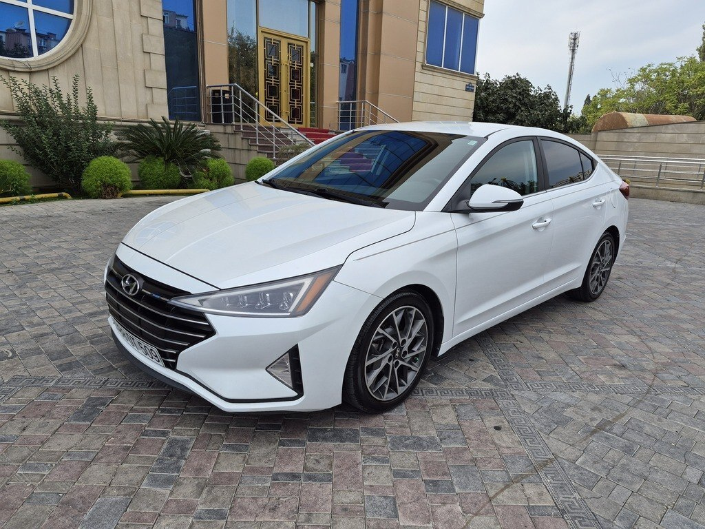 2019 Hyundai Elantra, 2.0L, 124000km - Image 2