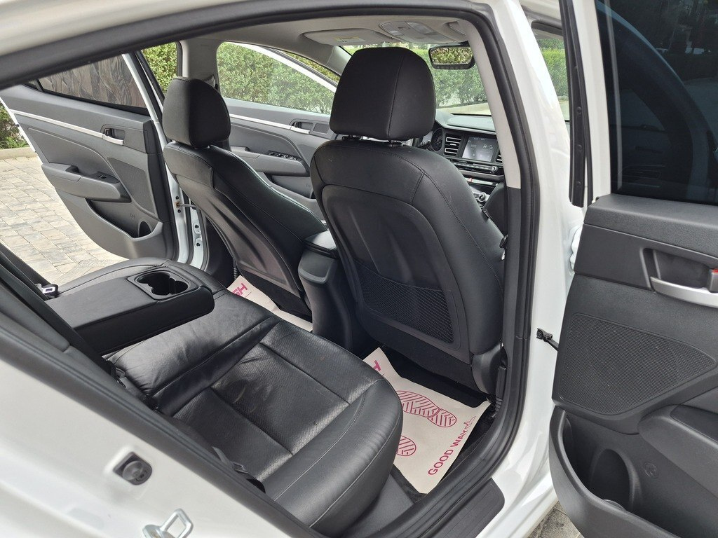 2019 Hyundai Elantra, 2.0L, 124000km - Image 12