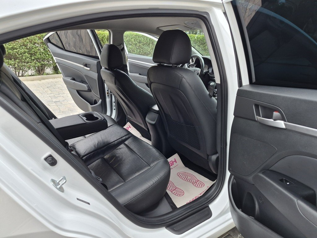 2019 Hyundai Elantra, 2.0L, 124000km - Image 13