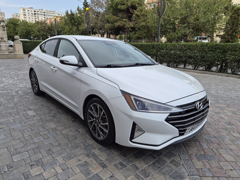 2019 Hyundai Elantra, 2.0L, 124000km - Image 5