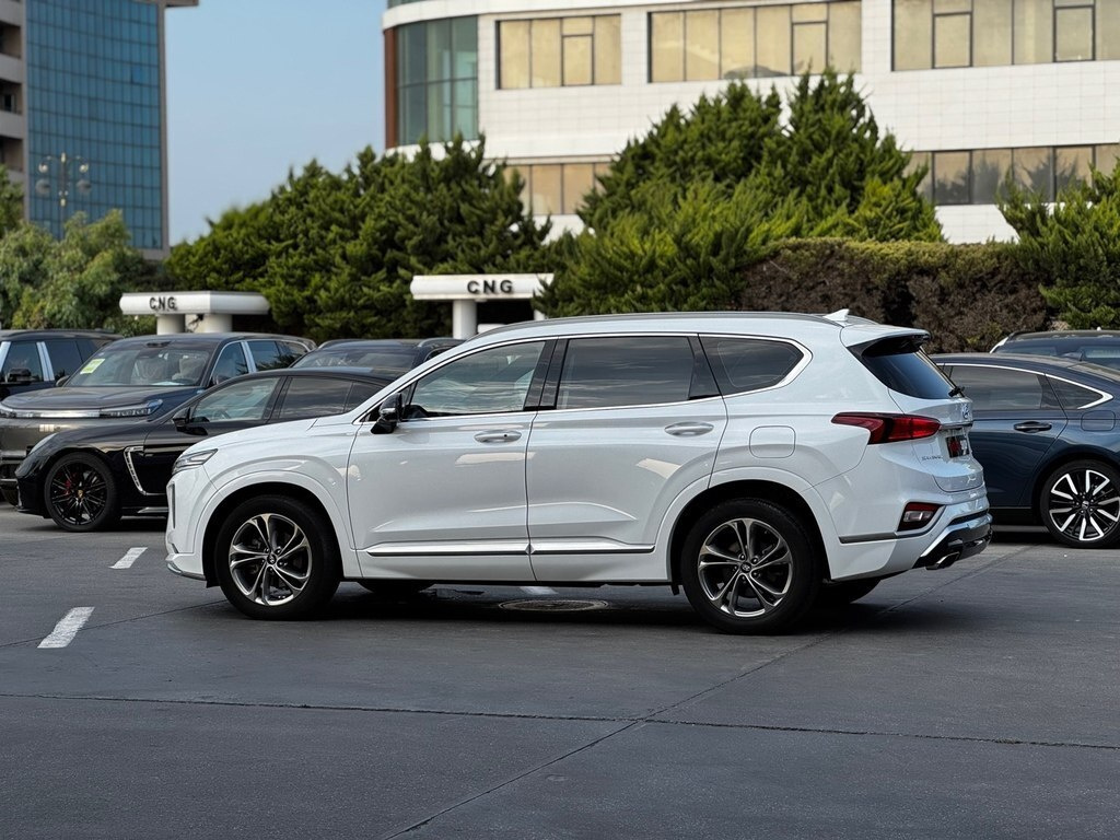 2018 Hyundai Santa Fe, 2.0L, 137000km - Image 11