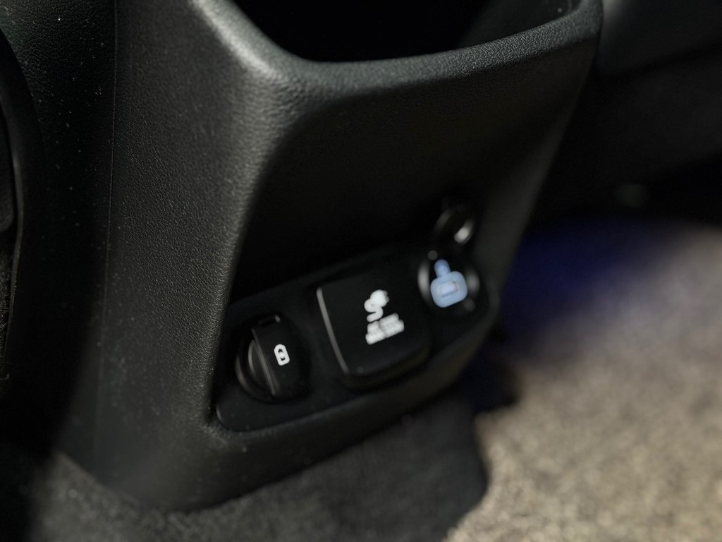 2018 Hyundai Santa Fe, 2.0L, 137000km - Image 29