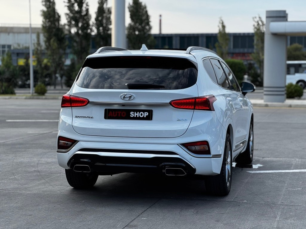2018 Hyundai Santa Fe, 2.0L, 137000km - Image 5