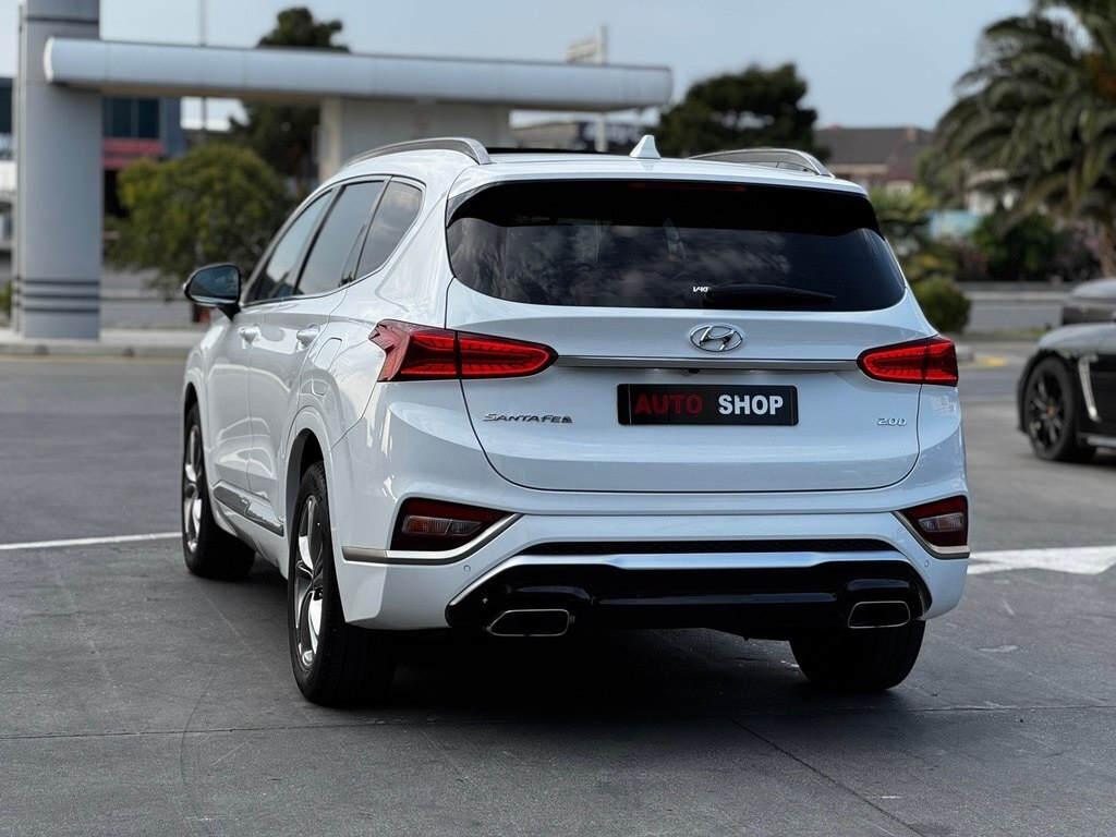 2018 Hyundai Santa Fe, 2.0L, 137000km - Image 7