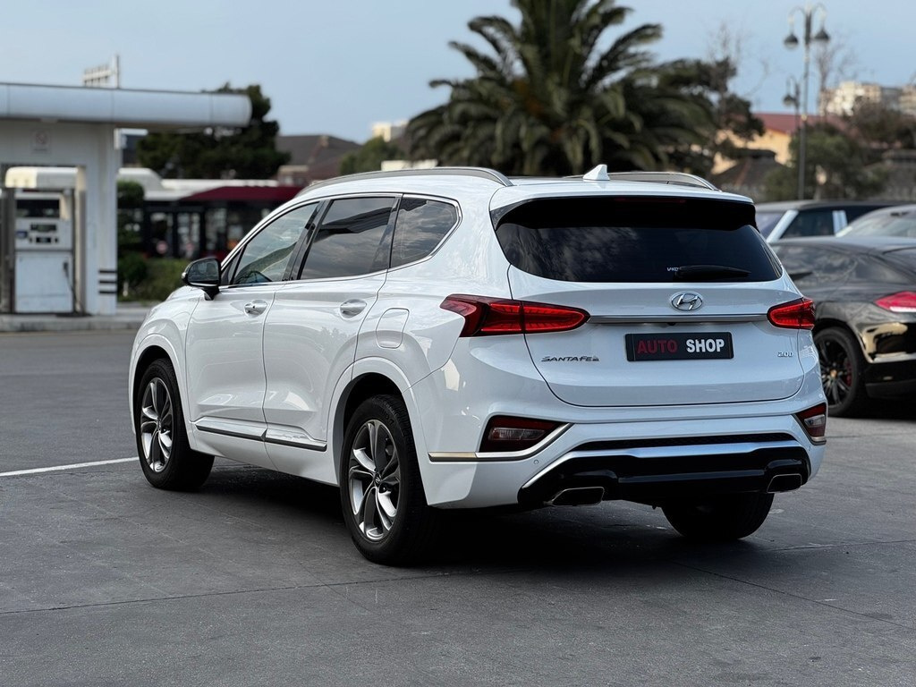 2018 Hyundai Santa Fe, 2.0L, 137000km - Image 8