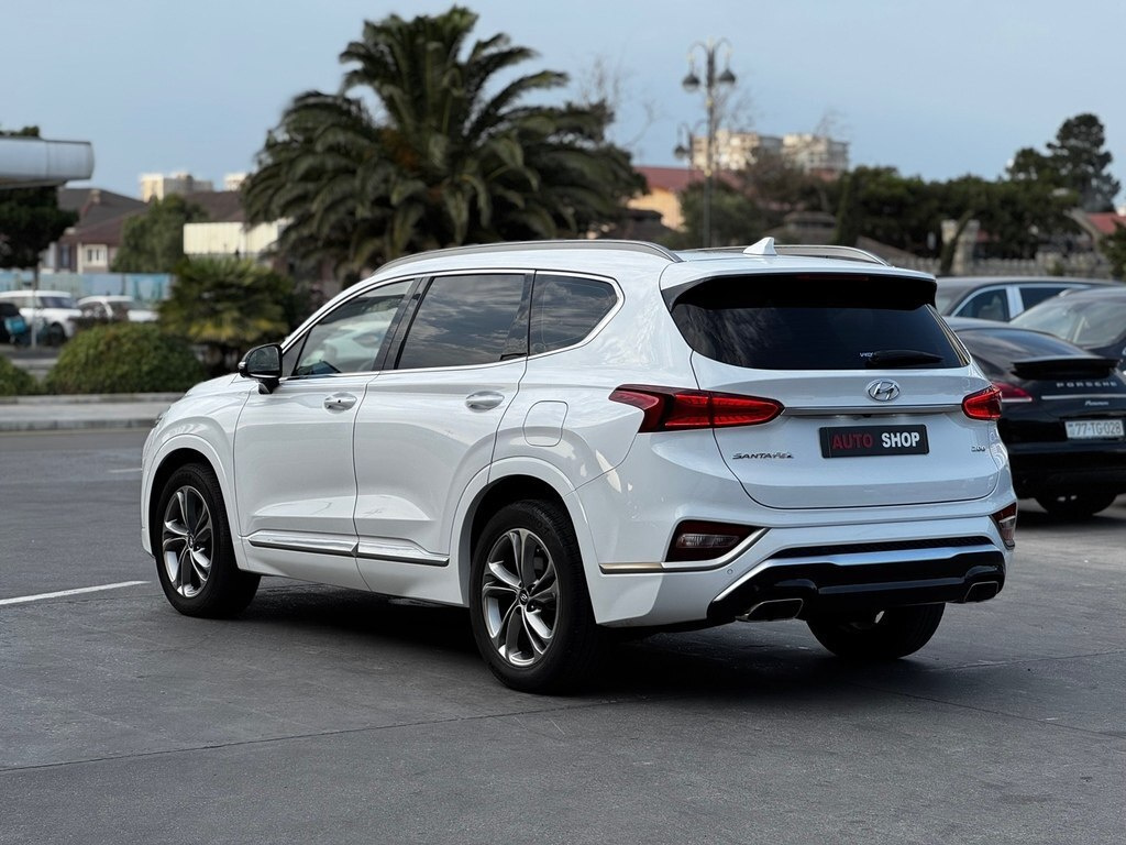 2018 Hyundai Santa Fe, 2.0L, 137000km - Image 9