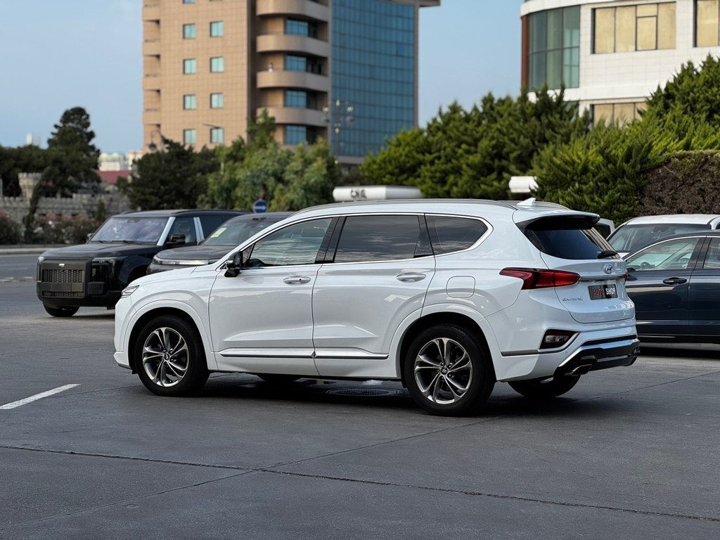 2018 Hyundai Santa Fe, 2.0L, 137000km - Image 10