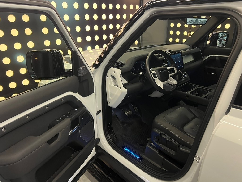 2020 Land Rover Defender, 2.0L, 91000km - Image 7