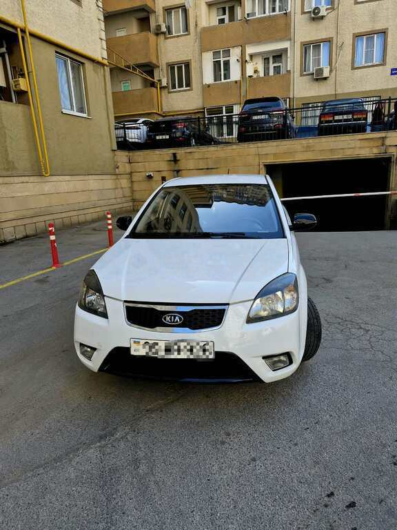 2011 Kia Rio, 1.6L, 198000km - Image 1