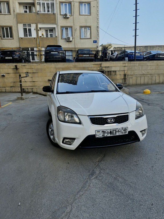 2011 Kia Rio, 1.6L, 198000km - Image 4
