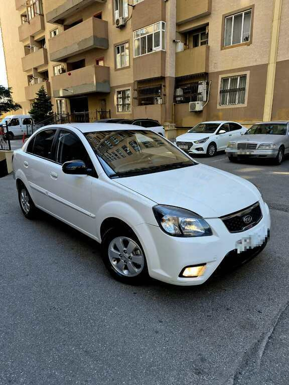 2011 Kia Rio, 1.6L, 198000km - Image 5