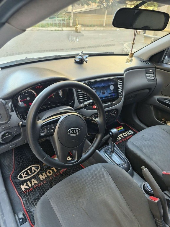 2011 Kia Rio, 1.6L, 198000km - Image 9