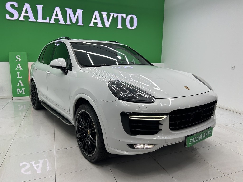 2016 Porsche Cayenne Turbo, 4.8L, 135000km - Image 1