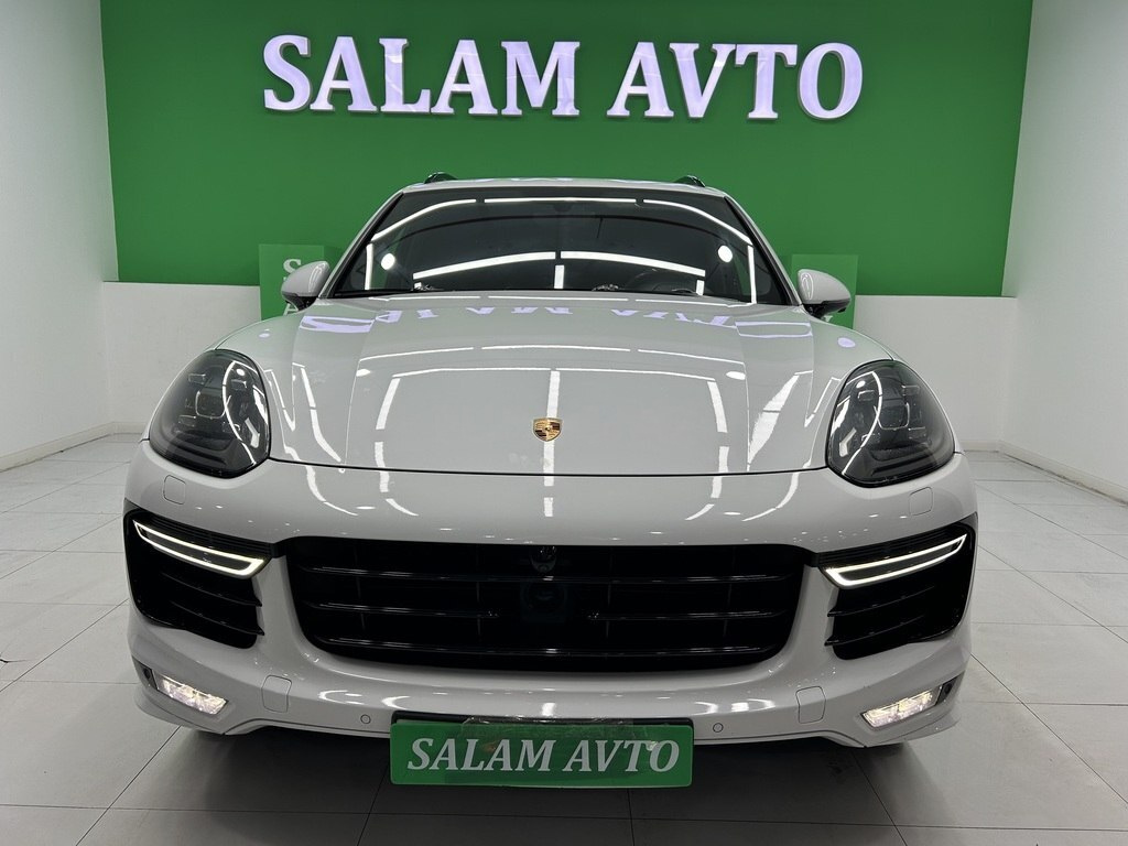 2016 Porsche Cayenne Turbo, 4.8L, 135000km - Image 2