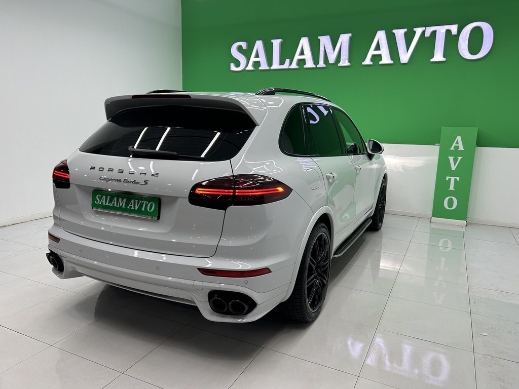 2016 Porsche Cayenne Turbo, 4.8L, 135000km - Image 4