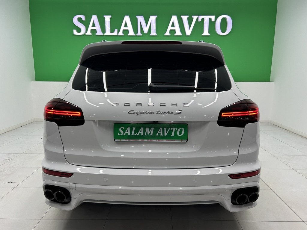 2016 Porsche Cayenne Turbo, 4.8L, 135000km - Image 5