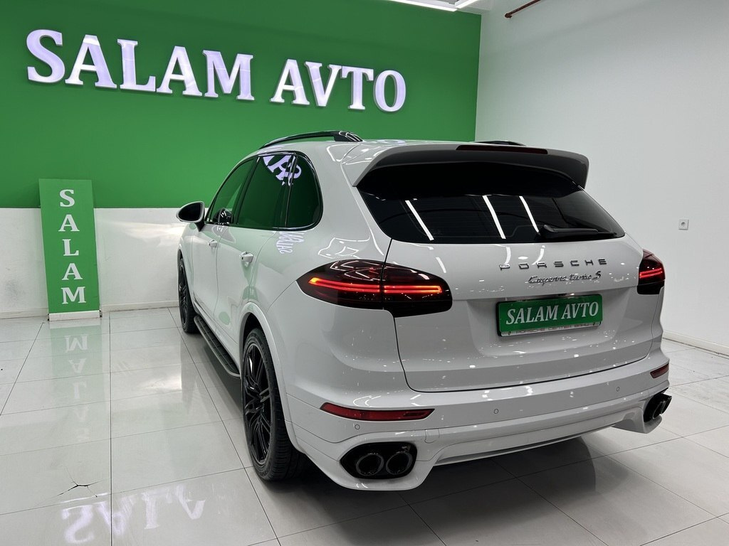 2016 Porsche Cayenne Turbo, 4.8L, 135000km - Image 6