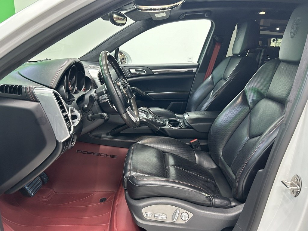 2016 Porsche Cayenne Turbo, 4.8L, 135000km - Image 7