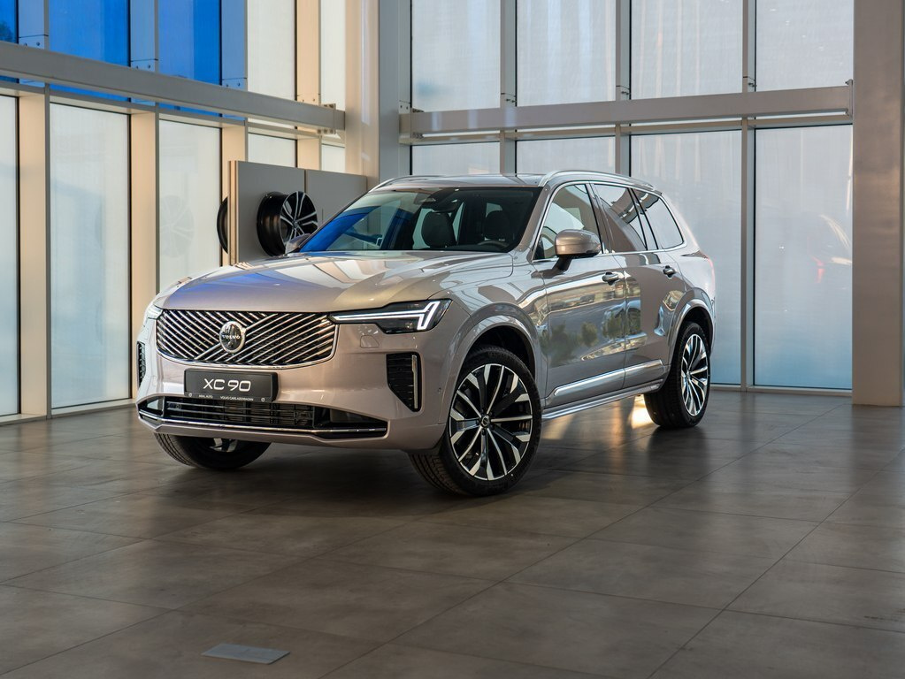 2026 Volvo XC90, 2.0L, 0km - Image 1