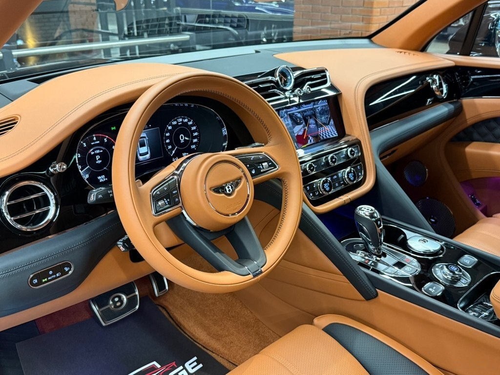 2025 Bentley Bentayga, 4.0L, 0km - Image 14