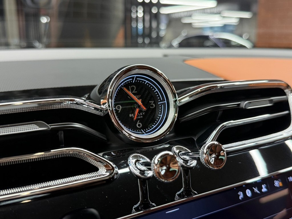 2025 Bentley Bentayga, 4.0L, 0km - Image 16