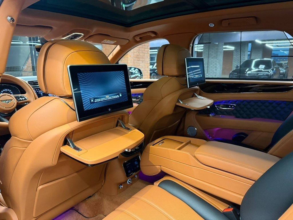 2025 Bentley Bentayga, 4.0L, 0km - Image 23