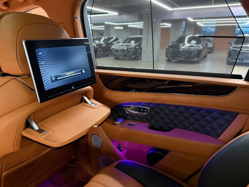 2025 Bentley Bentayga, 4.0L, 0km - Image 24