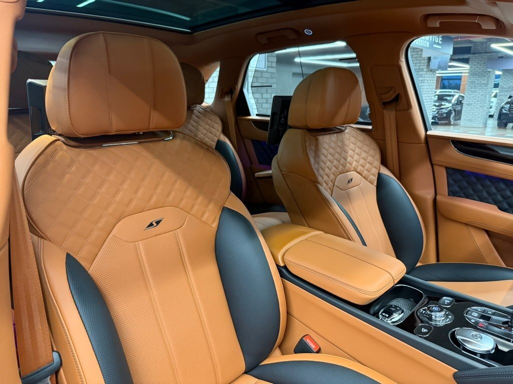 2025 Bentley Bentayga, 4.0L, 0km - Image 35