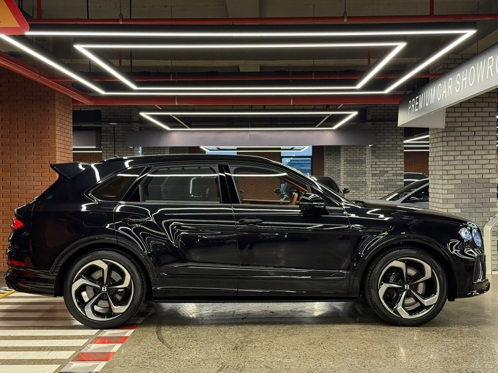 2025 Bentley Bentayga, 4.0L, 0km - Image 7