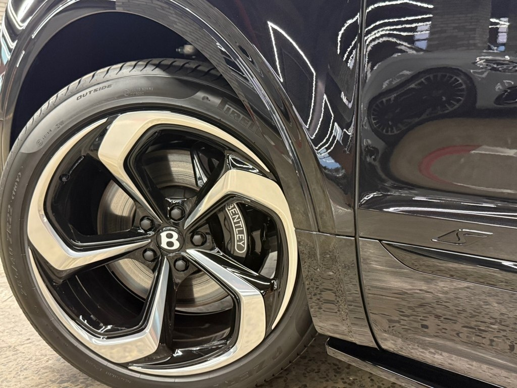 2025 Bentley Bentayga, 4.0L, 0km - Image 8