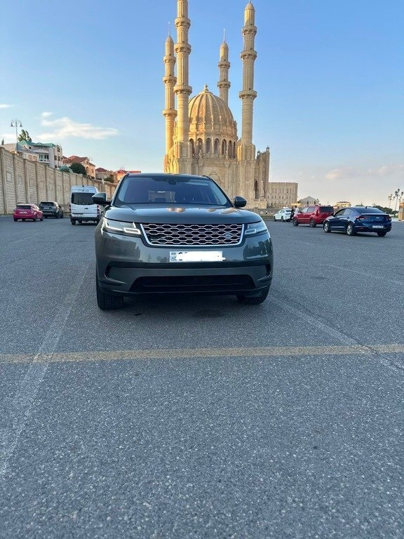 2018 Land Rover RR Velar, 2.0L, 185000km - Image 2