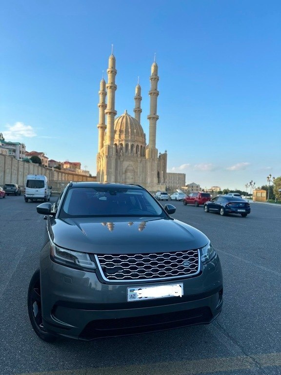 2018 Land Rover RR Velar, 2.0L, 185000km - Image 5