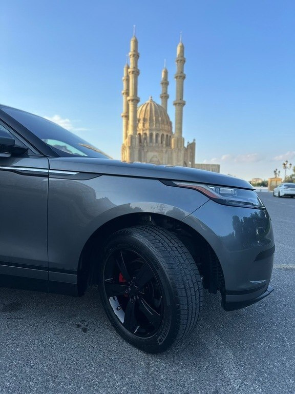 2018 Land Rover RR Velar, 2.0L, 185000km - Image 6
