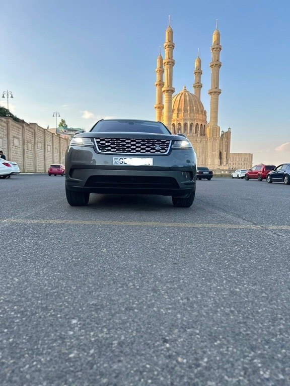 2018 Land Rover RR Velar, 2.0L, 185000km - Image 7