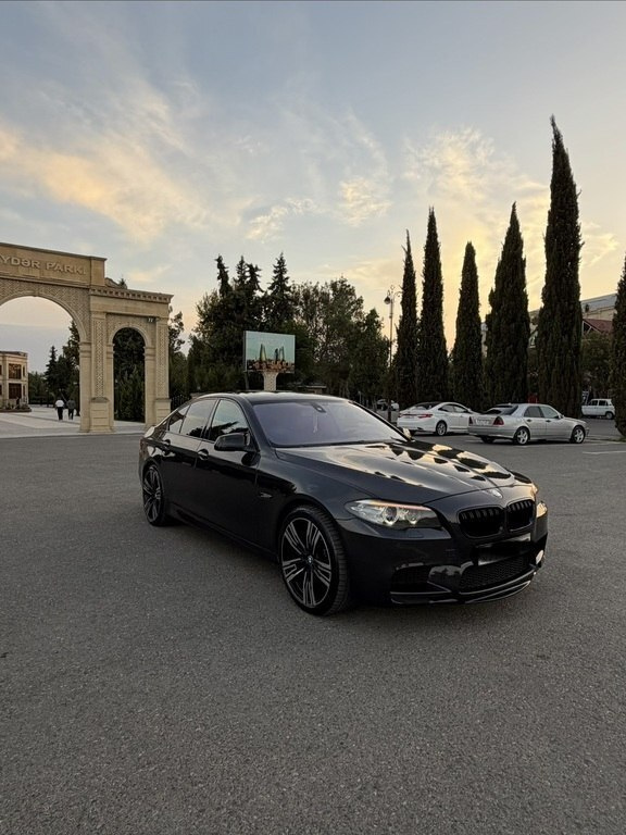 2012 BMW 528, 2.0L, 280000km - Image 3