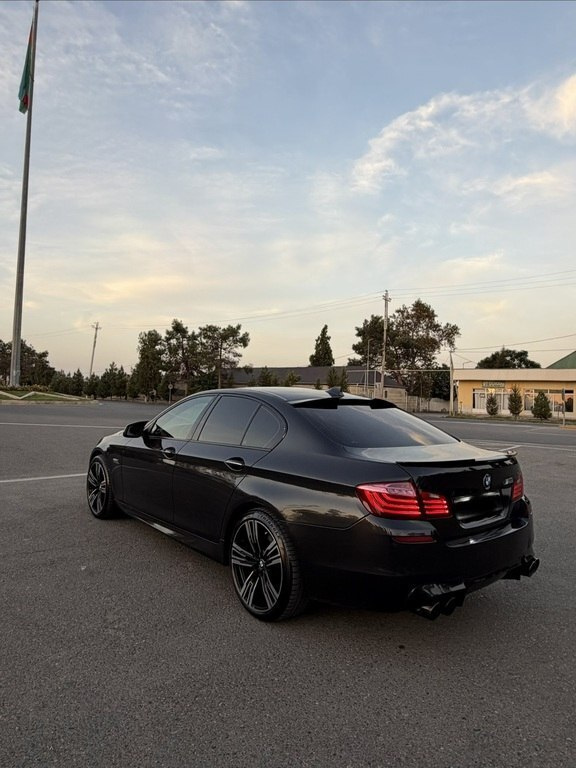 2012 BMW 528, 2.0L, 280000km - Image 5